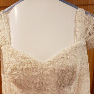 Paloma BLanca Vintage Ivory Wedding Gown